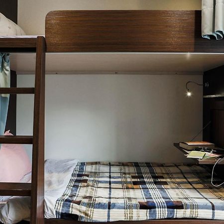 Sleepy Dragon Hostel Тайбэй Экстерьер фото