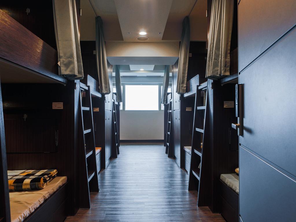 Sleepy Dragon Hostel Тайбэй Экстерьер фото