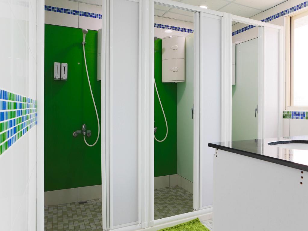 Sleepy Dragon Hostel Тайбэй Экстерьер фото