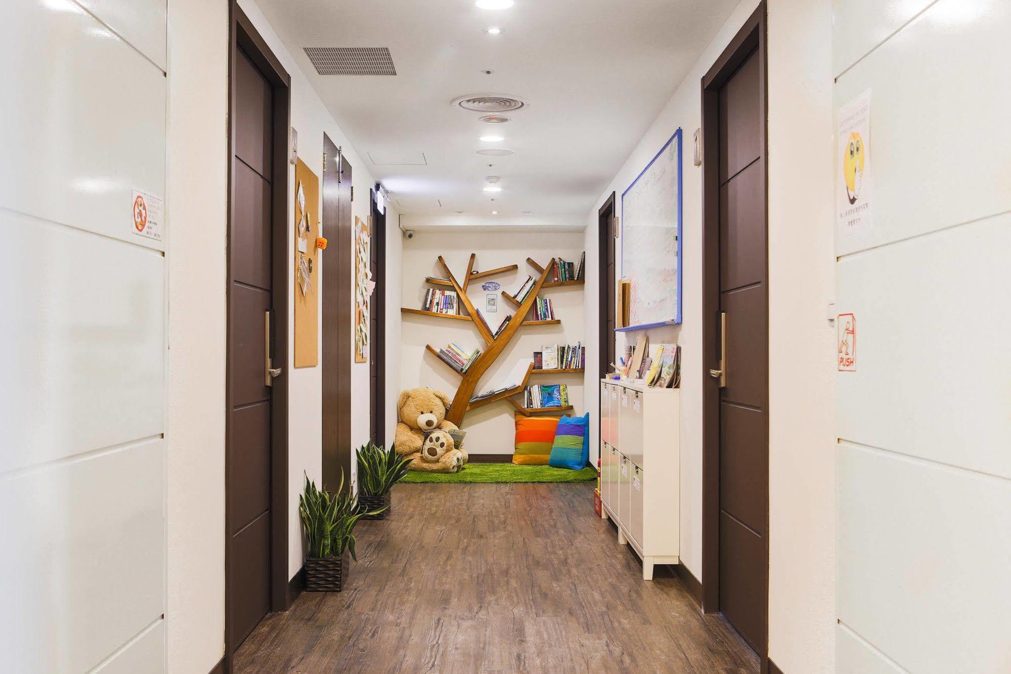 Sleepy Dragon Hostel Тайбэй Экстерьер фото